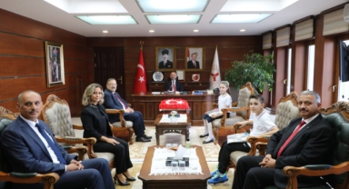 Giresun Valisi Serdengeçti'nin özel misafirleri vardı... Öğrencileri ve öğretmenleri ağırladı