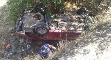 İstinat duvarından düşen otomobildeki anne ve 2 çocuğu yaralandı!