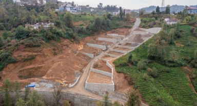 Karadeniz fıkrası gibi! Ölenlerin yolu yaşayanları isyan ettirdi