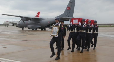 Ordu şehidini karşıladı... Diyarbakır şehidinin cenazesi Ordu-Giresun Havalimanı’na getirildi