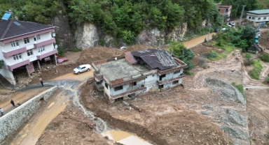 Trabzon'da faciadan dönüldü! Selden ve heyelandan mağaraya sığınarak kurtuldular