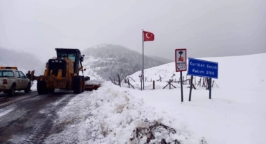Giresun'da Karla Mücadele Çalışmaları Aralıksız Sürüyor