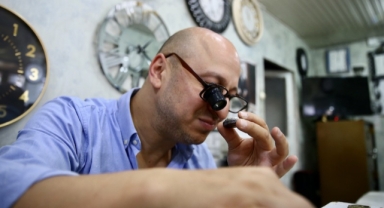 Giresun'da Üç Nesildir Saat Tamirciliği Yapan Murat Dübüş: 