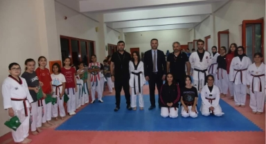Görele Belediye Başkanı Dede, Taekwondo Ekibine Başarılar Diledi