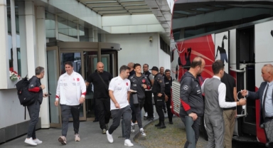Türkiye A Milli Futbol Takımı Samsun'dan İzlanda'ya hareket etti