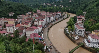 Doğu Karadeniz'de dere yataklarındaki yapılaşma tehlike oluşturuyor