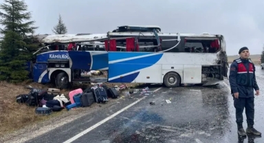 Eskişehir'de Feci Kaza! Devrilen Yolcu Otobüsünde 1 Kişi Hayatını Kaybetti, 41 Kişi Yaralandı