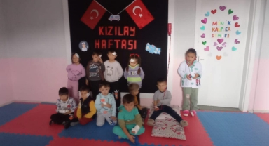 Espiye'de minikler Kızılay Haftası'nı kutladı