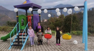 Görele’de o köy, yeni çocuk oyun alanlarına kavuştu