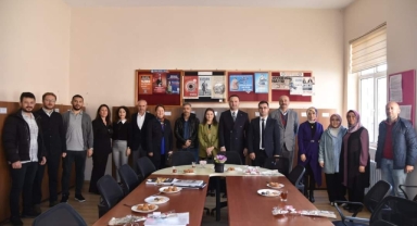 Görele'de Öğretmenler Günü Kutlaması: Başkan Dede’den Öğretmenlere Teşekkür Ziyareti
