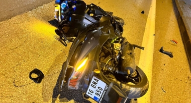 Kazada yerde sürüklenen sürücü başka otomobilin altına girdi