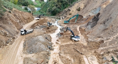 Rize'de heyelanlı bölgeden bin 800 kamyon toprak taşındı