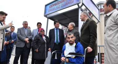 Trabzon'da ‘Engelsiz’ Dokunuş: 16 Yıldır Arabaları İzleyen Cengizhan İçin Özel Durak Yapıldı