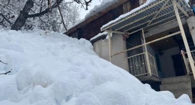 Artvin'in O Köyünde Kar Kalınlığı 3 Metreyi Aştı: Kış Zorluklarla Geçiyor