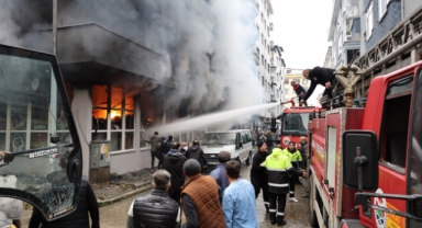 Depoda çıkan yangın hasara neden oldu
