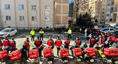 Giresun’da Motokuryelere Güvenli Motosiklet Kullanımı Eğitimi Verildi