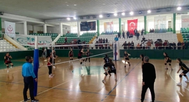 Giresun'da Voleybol Yıldızlar Kız İl Birinciliği Şampiyonu Belli Oldu!
