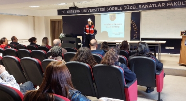 Giresun İl Jandarma Komutanlığı'ndan Öğrencilere Şiddetle Mücadele Eğitimi