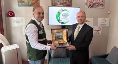 Giresun Valisi Serdengeçti’den, Yeşilay’a ziyaret  