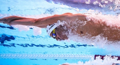 Giresun Valisi Serdengeçti Tebrik Etti! Yüzücü Kuzey Tunçelli, Dünya Şampiyonasında Tarih Yazdı