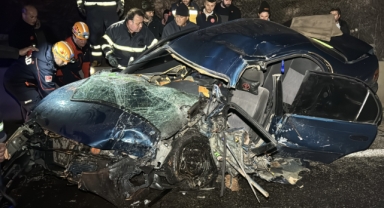 İki otomobilin çarpıştığı kazada 4 kişi yaralandı