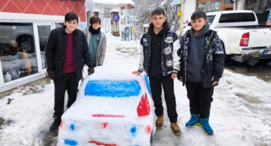 Kardan adam değil, kardan araba yaptılar