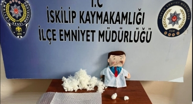 Oyuncak Bebekle Uyuşturucu Ticareti: 8 Kişi Gözaltına Alındı
