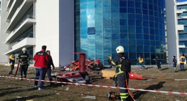 Yoğun sis nedeniyle binaya çarpan ambulans helikopter düştü: 4 ölü
