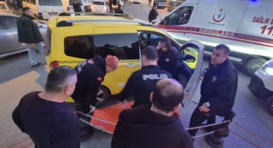 Böyle uyku görülmedi! Takside kendinden geçen şahıs polis ve sağlık ekiplerini seferber etti