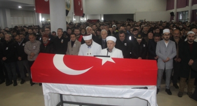 Bursa'da trafik kazasında hayatını kaybeden polis memuru Giresun’da son yolculuğuna uğurlandı