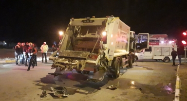 Çöp kamyonu yolcu otobüsüne çarptı, 2 kişi yaralandı