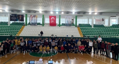 Giresun'da Düzenlenen Okul Sporları Gençler B Bilek Güreşi İl Birinciliği Tamamlandı