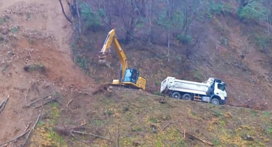 Giresun'da o köy yolu, heyelan nedeniyle ulaşıma kapandı!