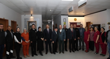 Giresun Valisi Serdengeçti, Yılın Son Gününde Huzurevi Sakinleriyle Bir Araya Geldi