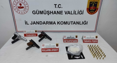Gümüşhane'de Uyuşturucu Operasyonu: 3 Ruhsatsız Tabanca ve Sentetik Uyuşturucu Ele Geçirildi