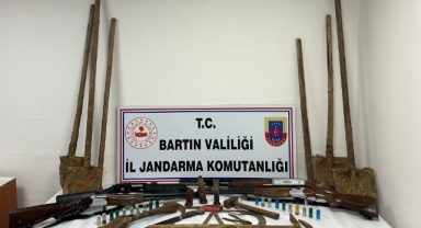 Jandarmadan define avcılarına suçüstü: 5 gözaltı