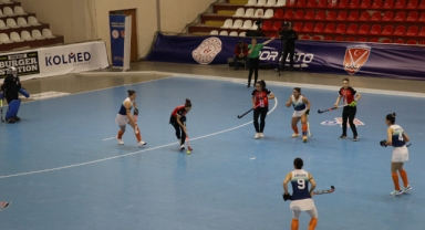 Kadınlar Salon Hokey Süper Lig Süper Final müsabakaları Amasya'da başladı