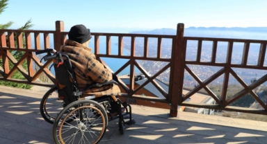 Ordu'da 90 yaşındaki yürüme engelli 'engelsiz taksi' ile Boztepe'yi gezdi