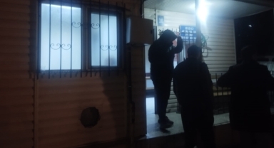 Otobüs durağına silahlı saldırı!