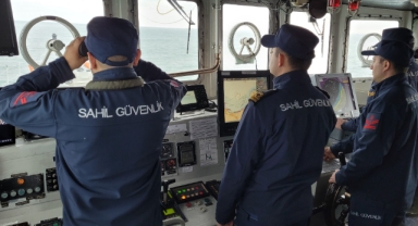 Samsun'da kayıp balıkçı için arama kurtarma ekipleri seferber oldu