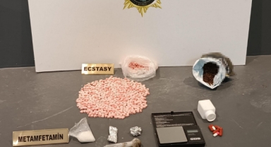 Samsun’da Uyuşturucu Deposu: 860 Extacy, Bonzai ve Metamfetamin Ele Geçirildi