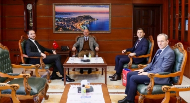 THF Başkanı Çebi, Giresun Valisi Serdengeçti’yi Ziyaret Etti