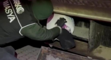 Tırı polisin üzerine sürdü, üzerinden bakın ne çıktı!