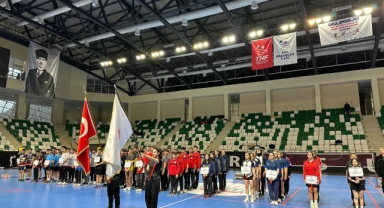 2024-2025 Okul Sporları Badminton Gençler Grup Müsabakaları Sona Erdi: Giresun Spor Lisesi Erkek Takımı Türkiye Finallerine Yükseldi!