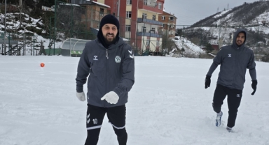 Batlamaspor, Yoğun Kar Yağışına Rağmen Antrenmanlarına Devam Ediyor