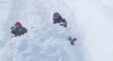 Doğankent’te Süleyman Türk’ün Pratik Çözümü: Kapanan Köy Yollarını Kendi İmkanlarıyla Açıyor