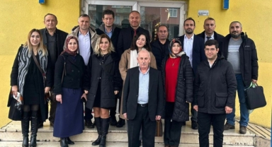 Giresun'da 40 Yılını Eğitim Vermeye Adayan Öğretmen Görev Yaptığı Okuldan Alkışlarla Uğurlandı