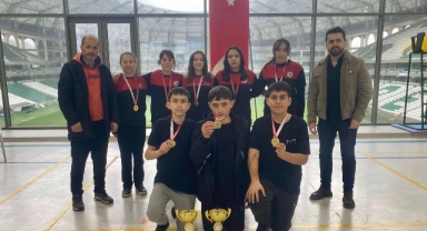 Giresun’da Okul Sporları Badminton Yıldız Kız-Erkek İl Birinciliği Müsabakaları Gerçekleştirildi