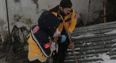 Giresun’un O İlçesindeki Hasta Vatandaş Ambulansa Ulaştırıldı: Giresun İl Özel İdaresi Ekipleri Seferber Oldu