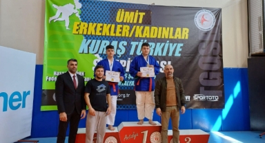 Giresunlu Sporcu Arda Efe İnce, Ümitler Türkiye Kuraş Şampiyonası'nda Türkiye Şampiyonu Oldu